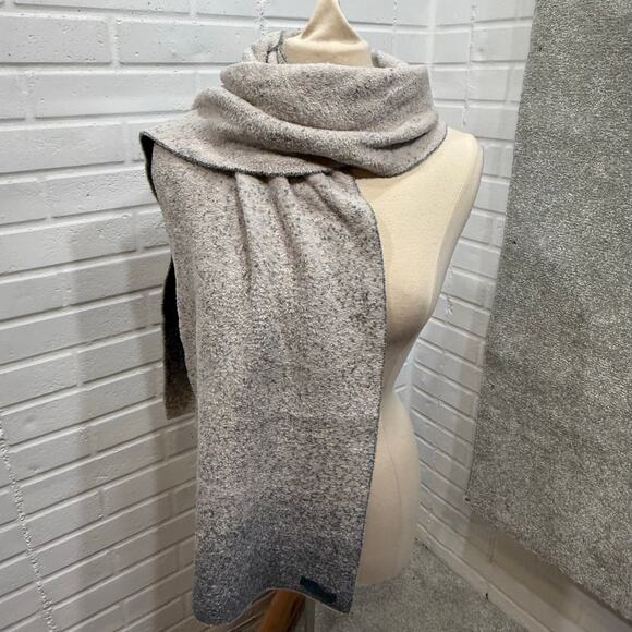 Barefoot Dreams NWT Cozy Chic Lite Confetti Scarf Smokey Green Gray Reversible - Picture 6 of 15